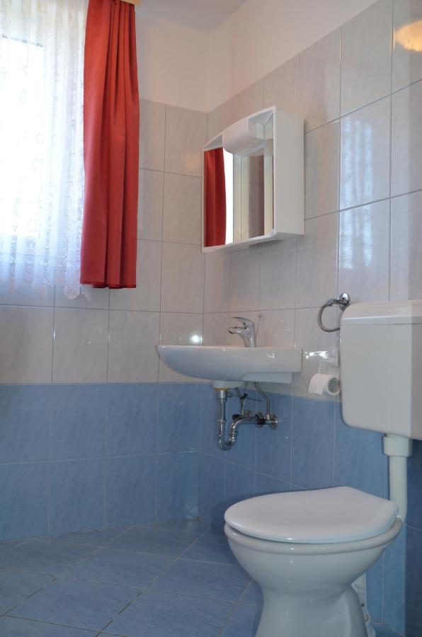 Apartmaji Srnca Церкно Екстер'єр фото