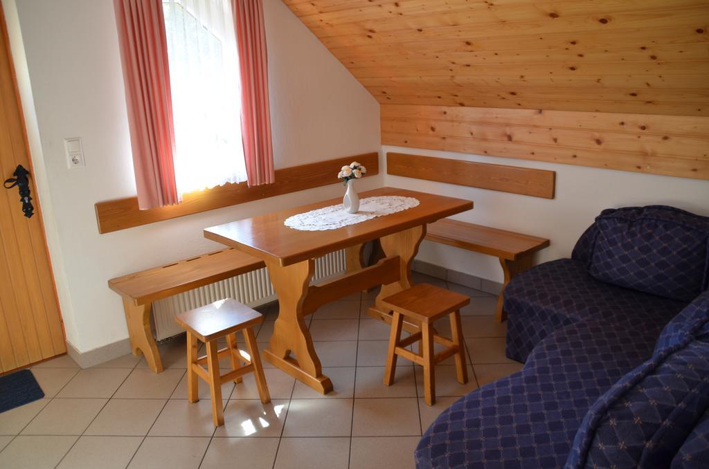 Apartmaji Srnca Церкно Екстер'єр фото